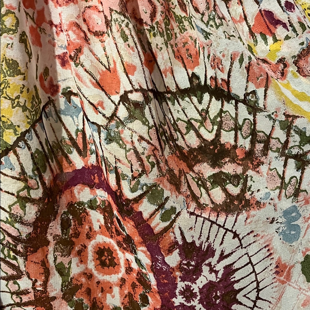 Live 4 Truth Cropped Watercolor Flowy Floral Abstract Blouse - Picture 10 of 11